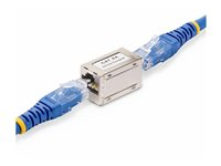 StarTech.com Shielded RJ45 Coupler, Inline Cat6a Coupler, F/F - Nettverkkopler - RJ-45 (hunn) til RJ-45 (hunn) - skjermet - CAT 6a - passiv - sølv IN-CAT6A-COUPLER-S1